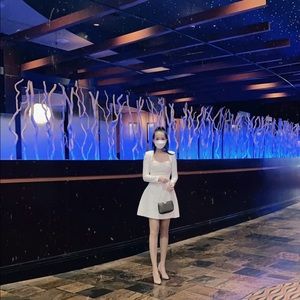 Dress used once, 98% new.